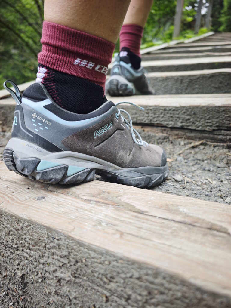 Denk bei deiner Stuibenfall Wanderung an Wanderschuhe mit einer guten Sohle